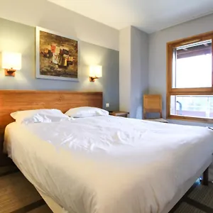  Apartment Stunning 3-bedroom With Mountain Views France